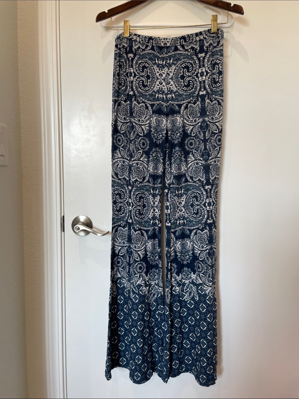 Abercrombie & Fitch Navy & White Paisley Wide-Leg Lounge Pants